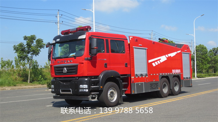 汕德卡13吨泡沫消防车（国六）