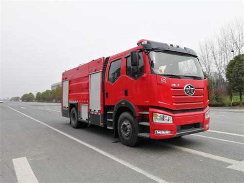 解放8吨水罐消防车（国六）