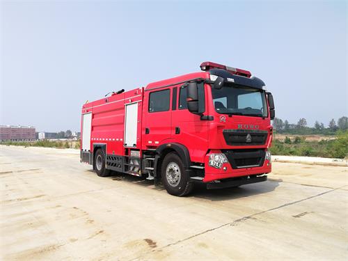 豪沃8吨泡沫消防车（国六）