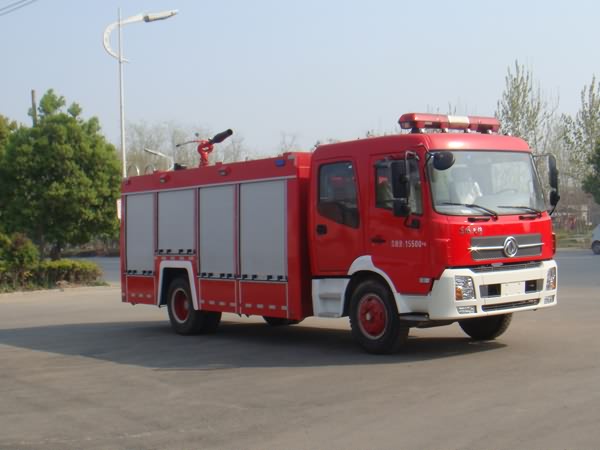 江特牌JDF5161GXFPM70B泡沫消防车