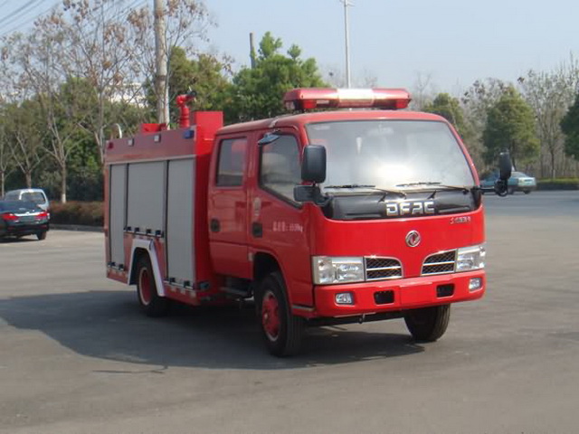 东风水罐消防车（2吨）